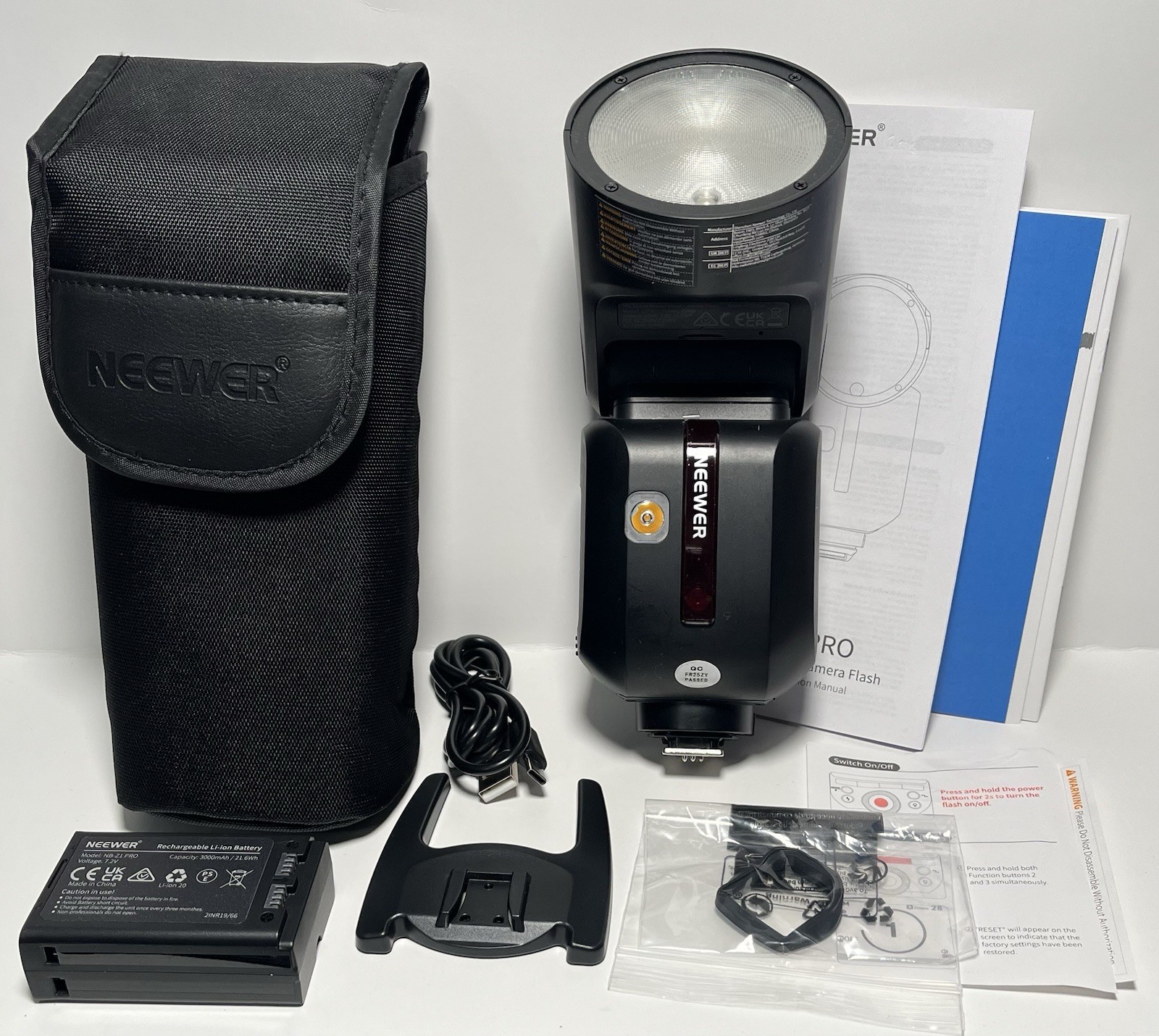 NEEWER Z2PRO-N 2.4G TTL 1/8000s HSS Round Flash Speedlite Light for Nikon Camera