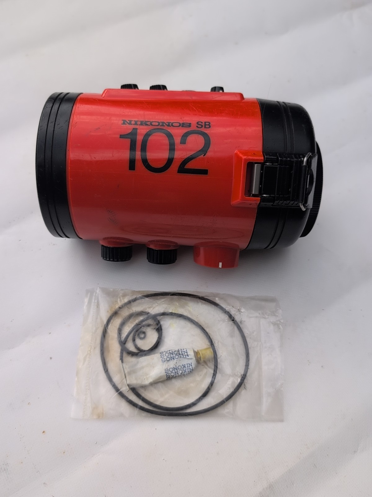 Nikon SB-102 Underwater Flash Speedlight for Nikonos V. Made In JAPAN. Tested