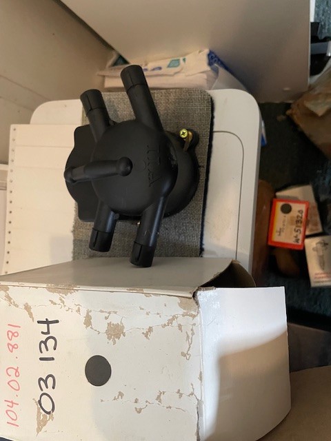 03 134 104.02.881 Bosch Distributor Cap