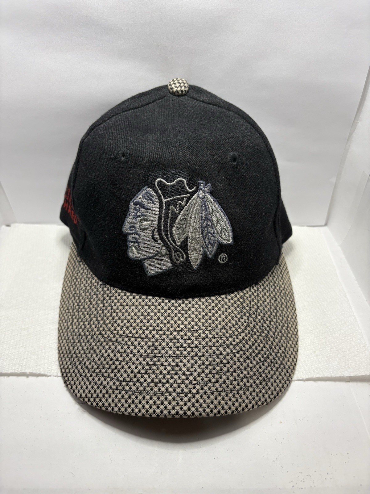 Chicago Blackhawks - Killian's Irish Red - Grey / Black Baseball Cap