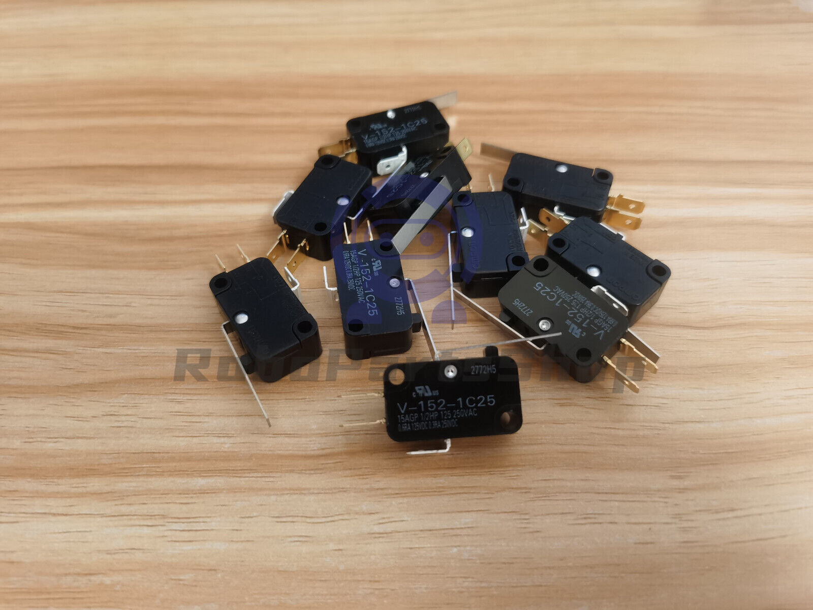 NEW Omron V-152-1C25 V1521C25 Microswitchs 10pcs