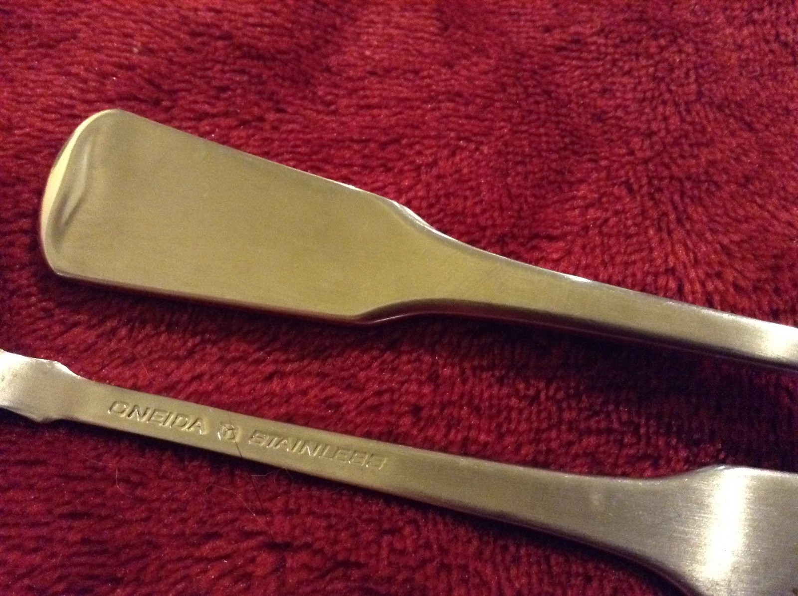 * ONEIDA - AMERICAN COLONIAL - CUBE - YOU CHOOSE - STAINLESS FLATWARE  OLD STOCK