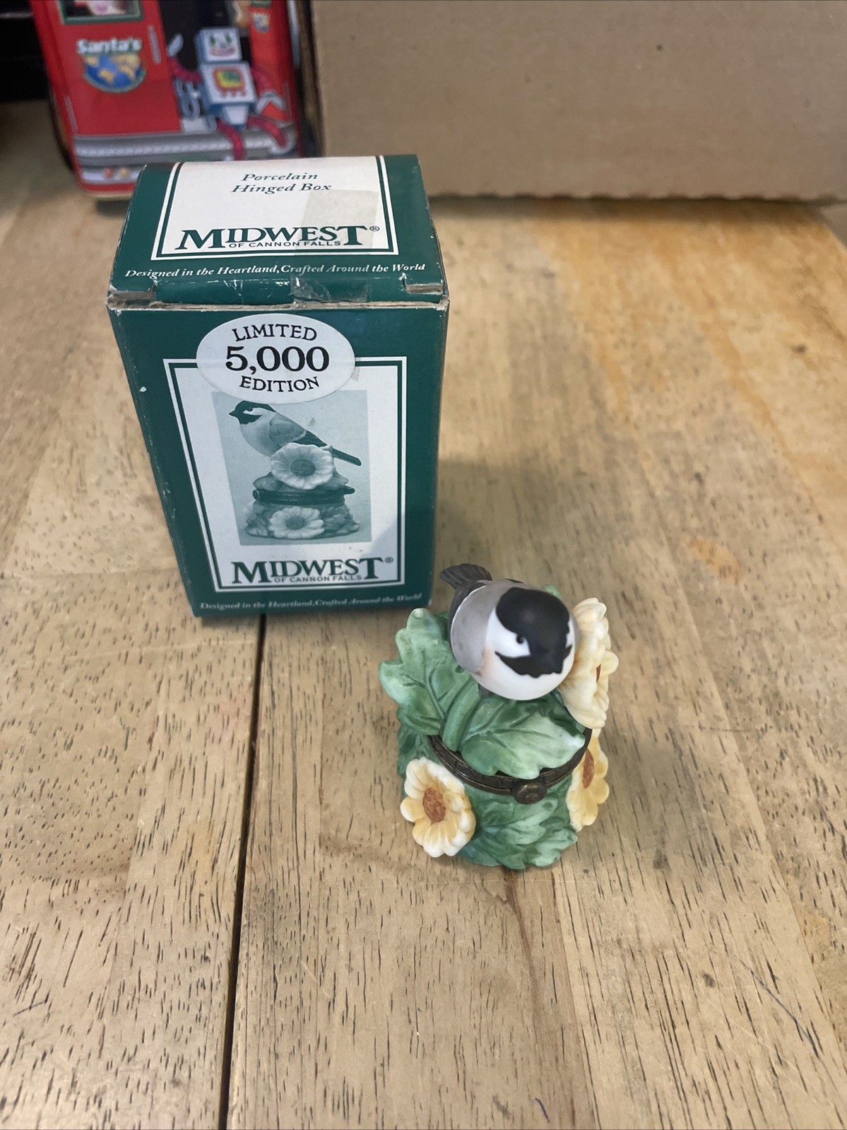 Chickadee Porcelain Hinged Trinket Midwest Cannon Falls New NIB