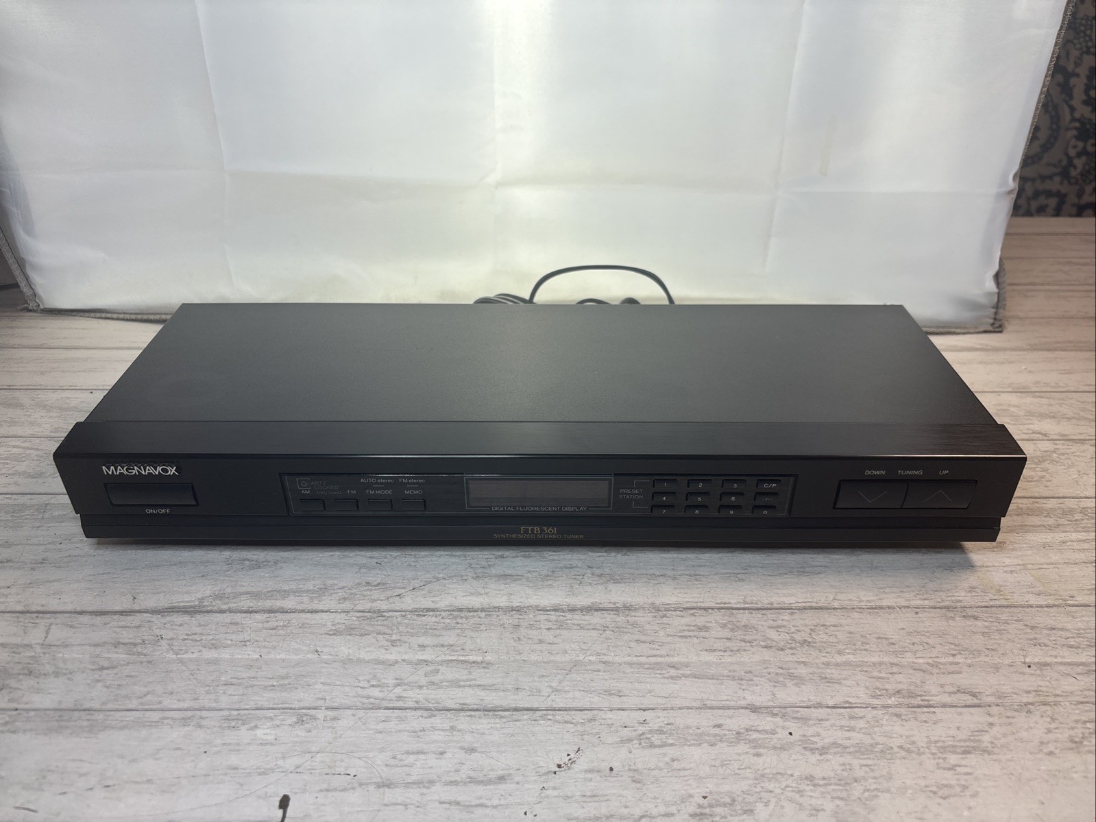 MAGNAVOX FTB361 SYNTHESIZED STEREO TUNER FTB361 BK01 (Black)  Vintage - Tested