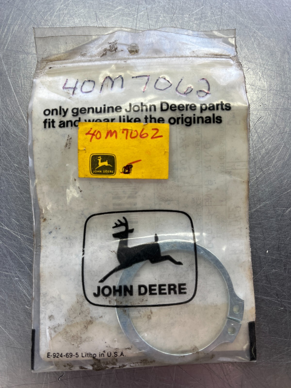 40M7062   Genuine OEM  John Deere    SNAP RING