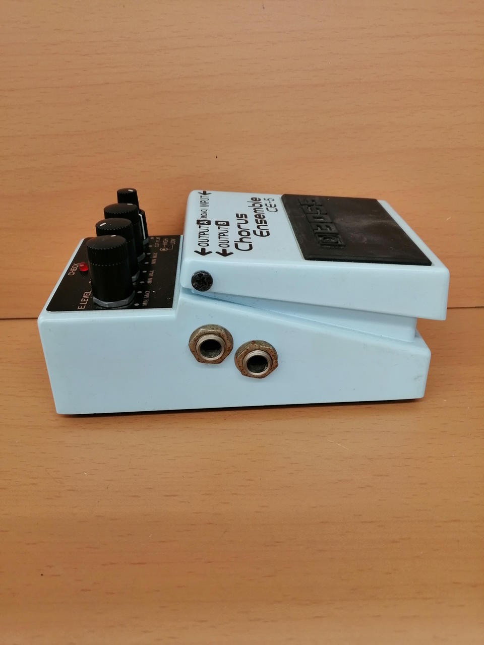 Boss Ce-5 Effector