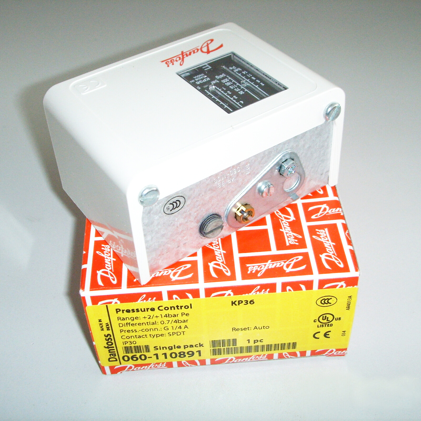 DANFOSS KP36 060-110891 Pressure Switch New