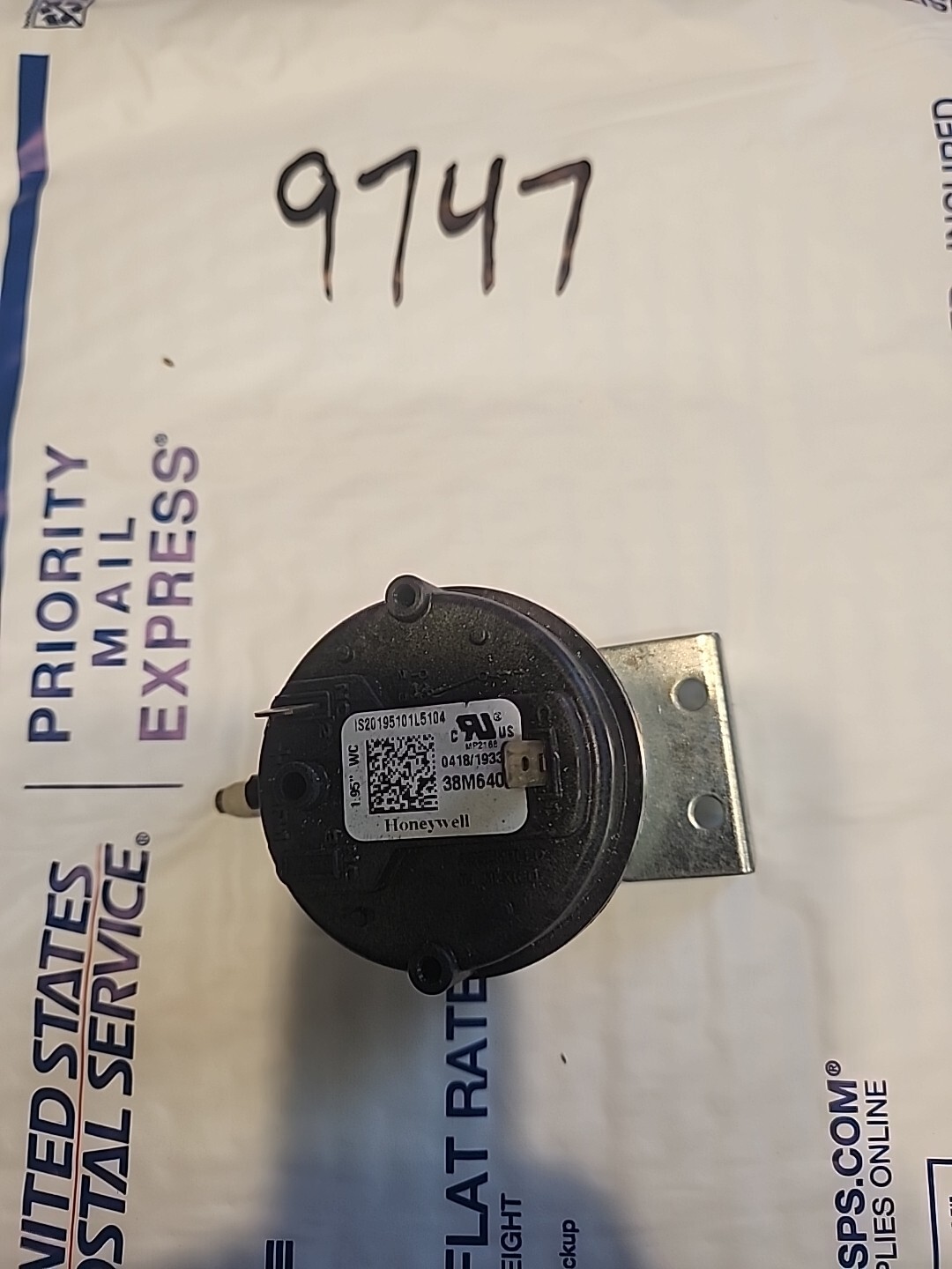 Lennox 38M6401 Pressure Switch IS20195101L5104