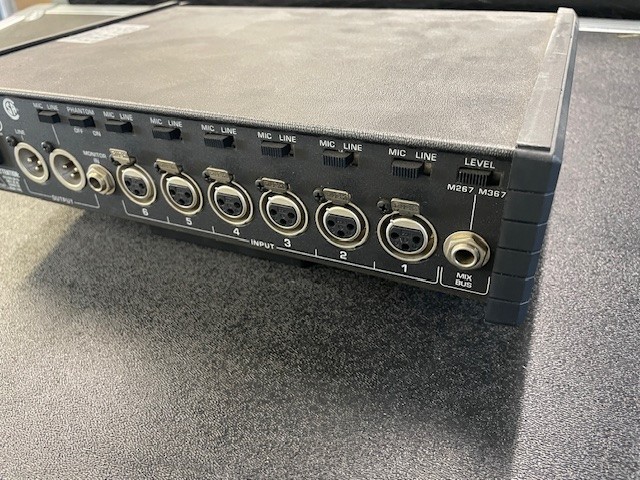 Shure M367 6-Channel Portable Analog Microphone Mixer