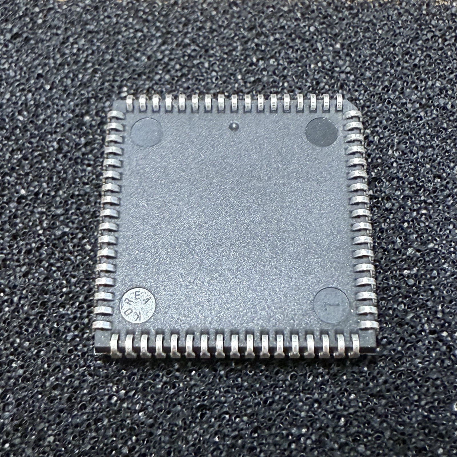 Philips Single-chip 8-bit microcontroller 80C552-5 PLCC-68 NEW