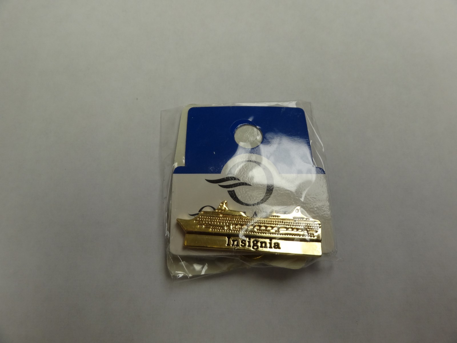 INSIGNIA CREST HAT PIN MINI BADGE INSIGNIA LINES CRUISE SHIP NORWEGIAN