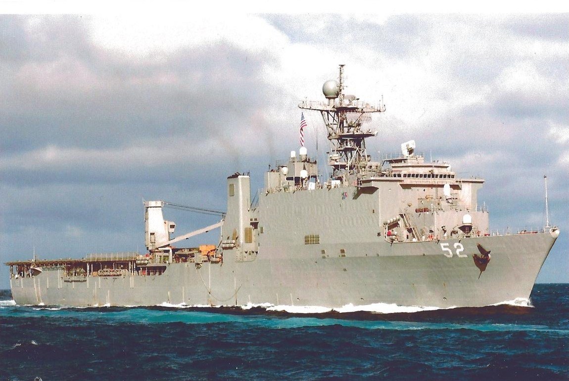 USS PEARL HARBOR 8X10 PHOTO NAVY US USA MILITARY LSD-52 SHIP DOCK LANDING FERRY