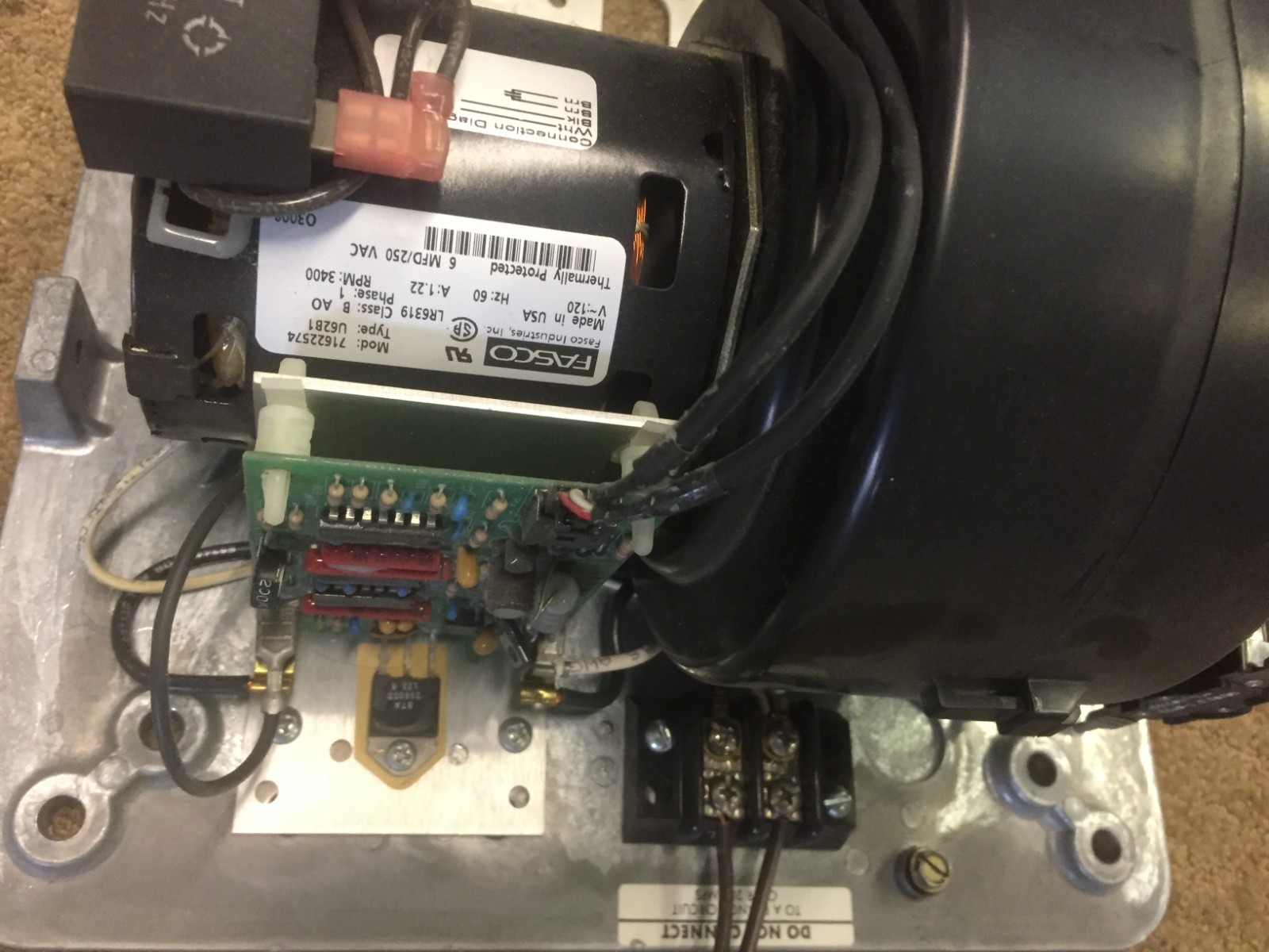 USED SSS HANDS OFF HAND DRYER MODEL HO-IL-IW 110 A
