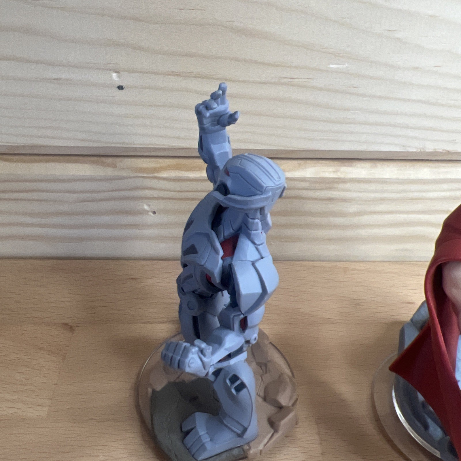 Disney Infinity Ultron Marvel 3.0 # INF-1000226 Thor Marvel 2.0 # INF-1000103