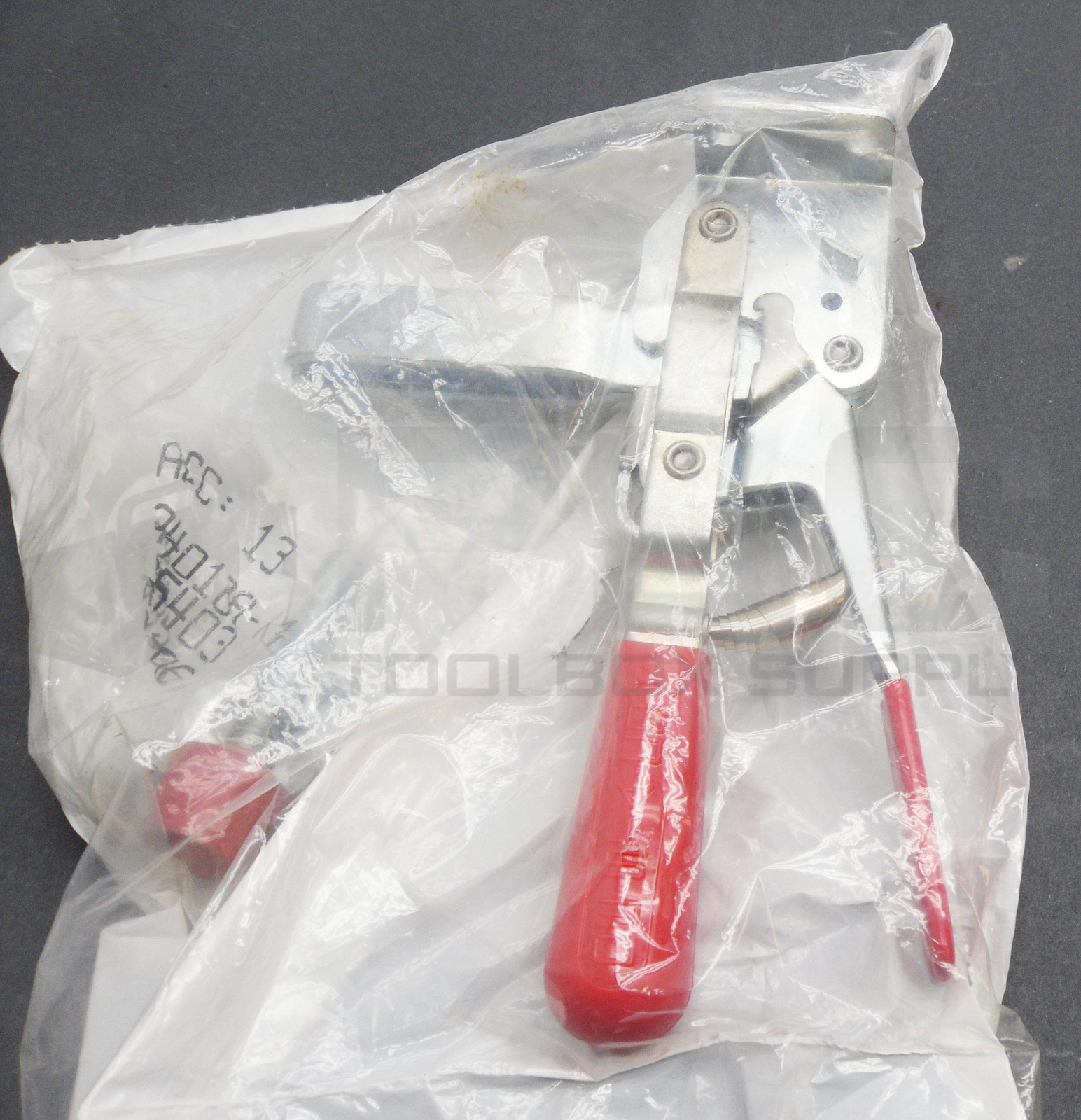 SEALED NEW DE-STA-CO 210-UR TOGGLE HOLD DOWN CLAMP 210-U