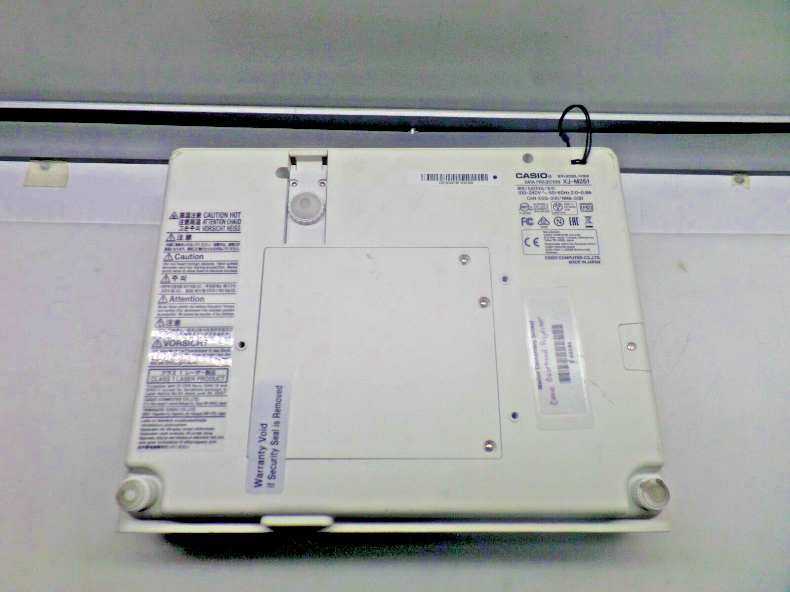 Casio DPL HDMI Projector XJ-M251 Used