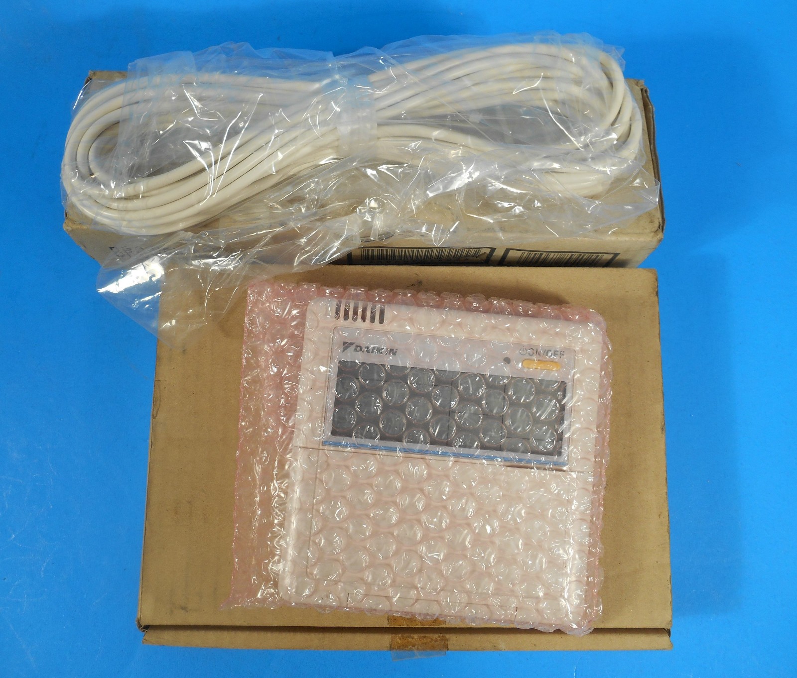 NEW Daikin Wired Thermostat BRC944B2 and Extension Cable