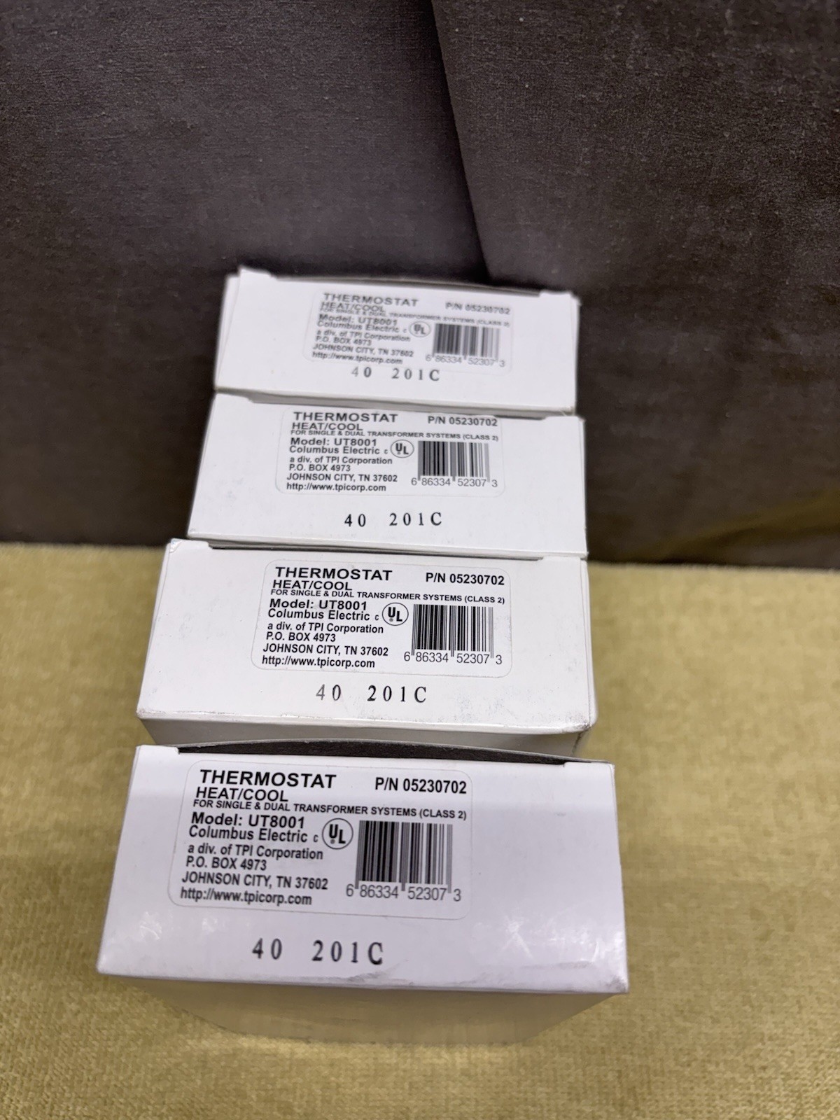 NEW LOT OF 4 TPI Corporation Columbus Electric UT8001 Heat/Cool Thermostats