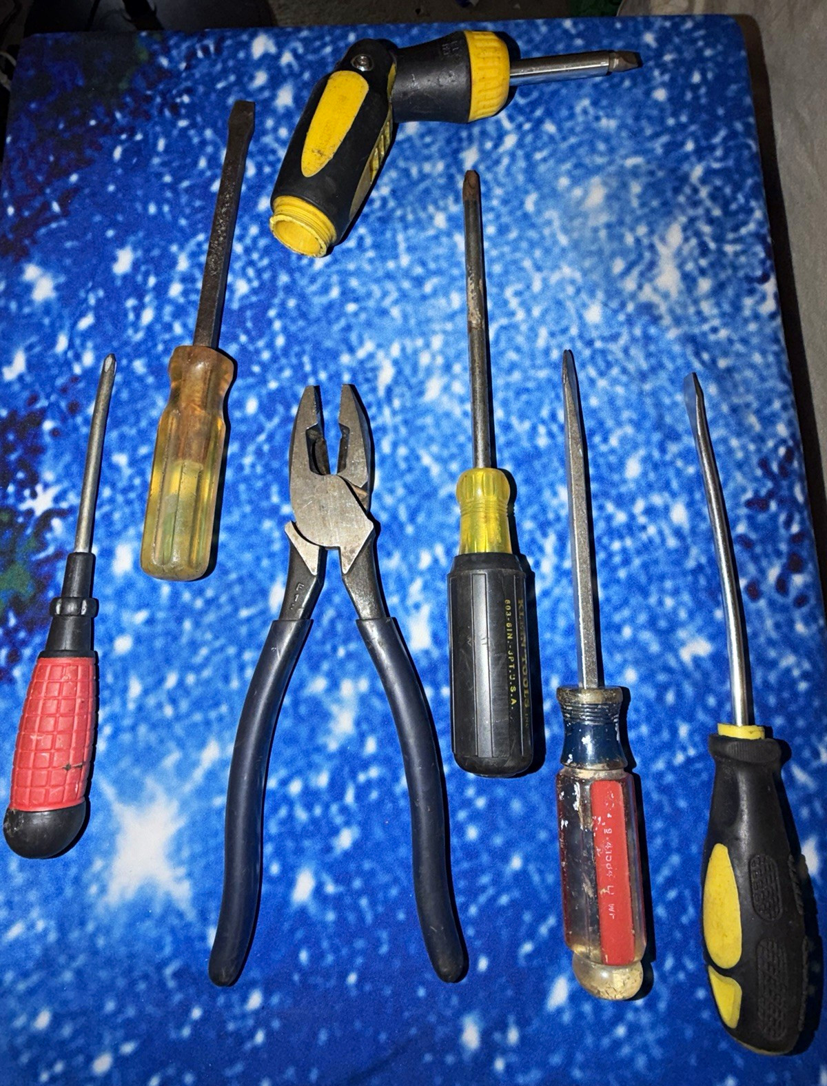 7-Piece Mixed Hand Tool Set Assorted Screwdrivers & Pliers Multicolor