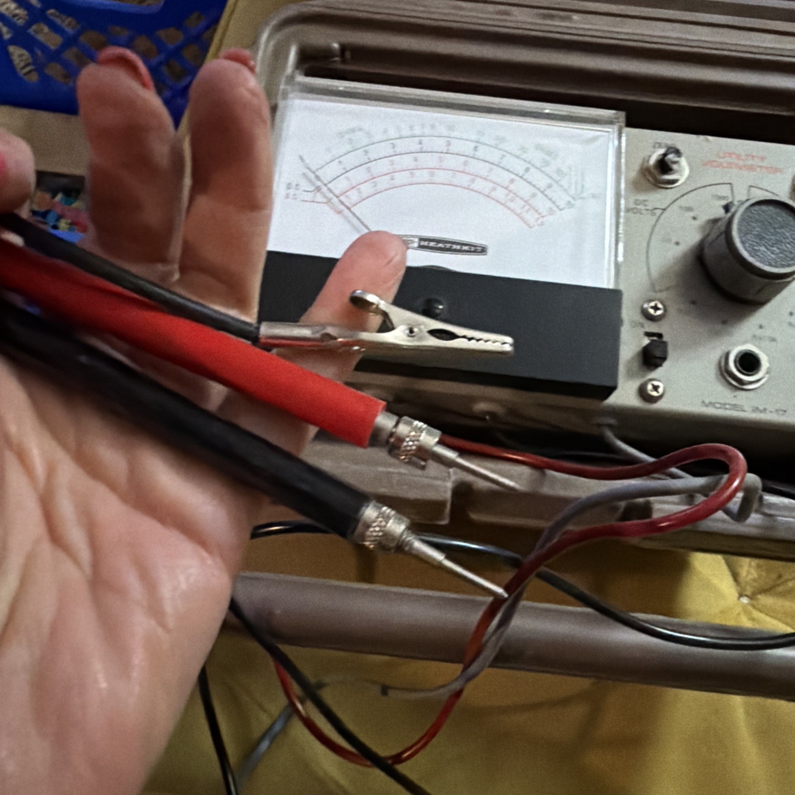 Heathkit Utility Solid-State Voltmeter Model IM-17 in Original Casing No Battery
