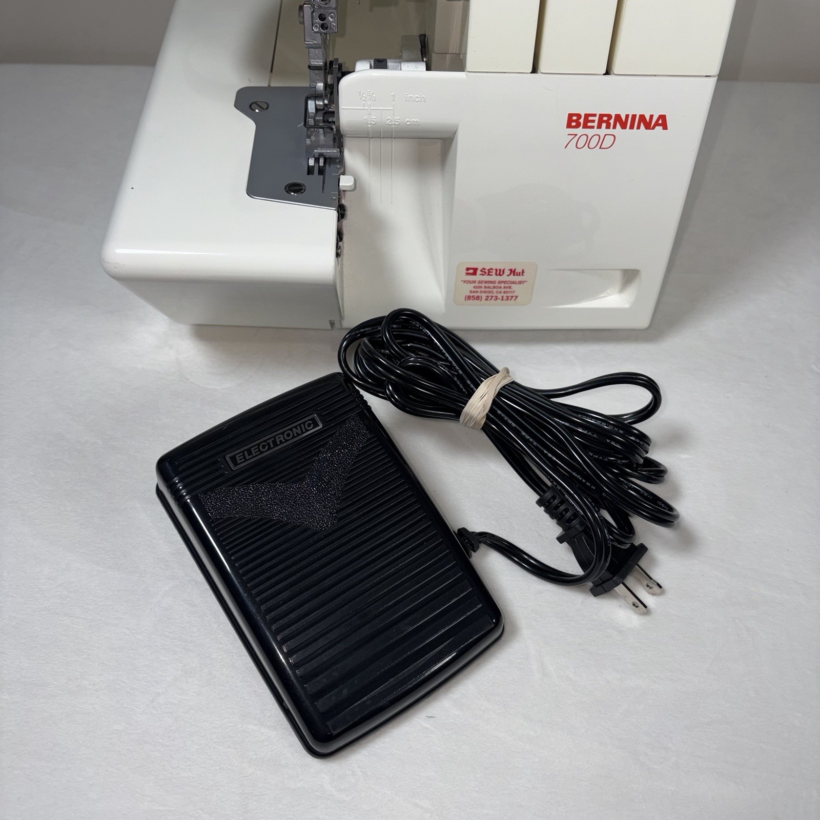 Bernina 700D Overlocker Serger Sewing Machine - Tested & Working