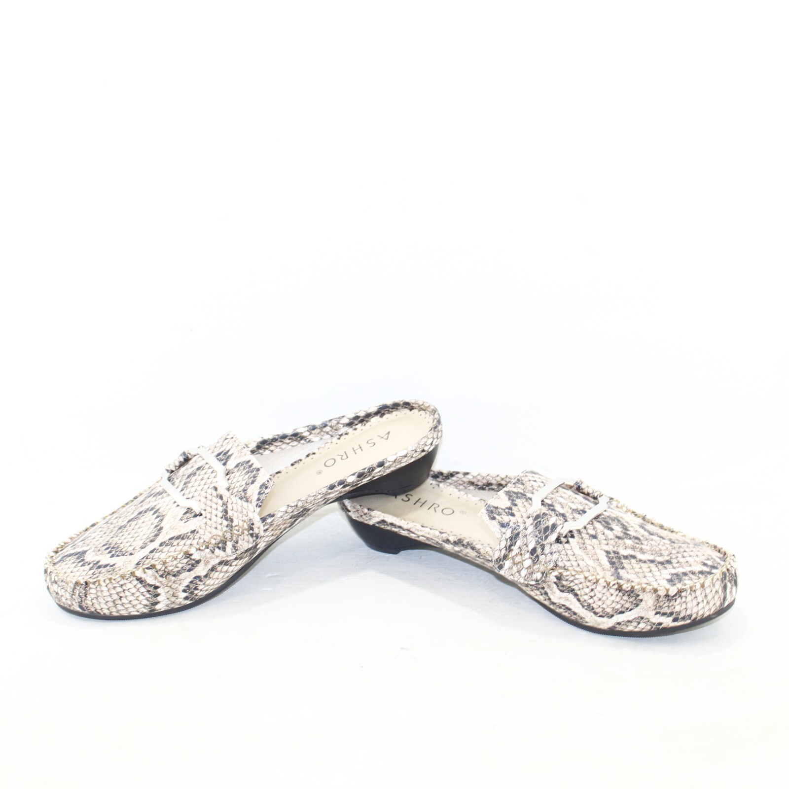 Ashro womens low back slip on dress shoe Multiple sizes Snakeskin pattern NEW