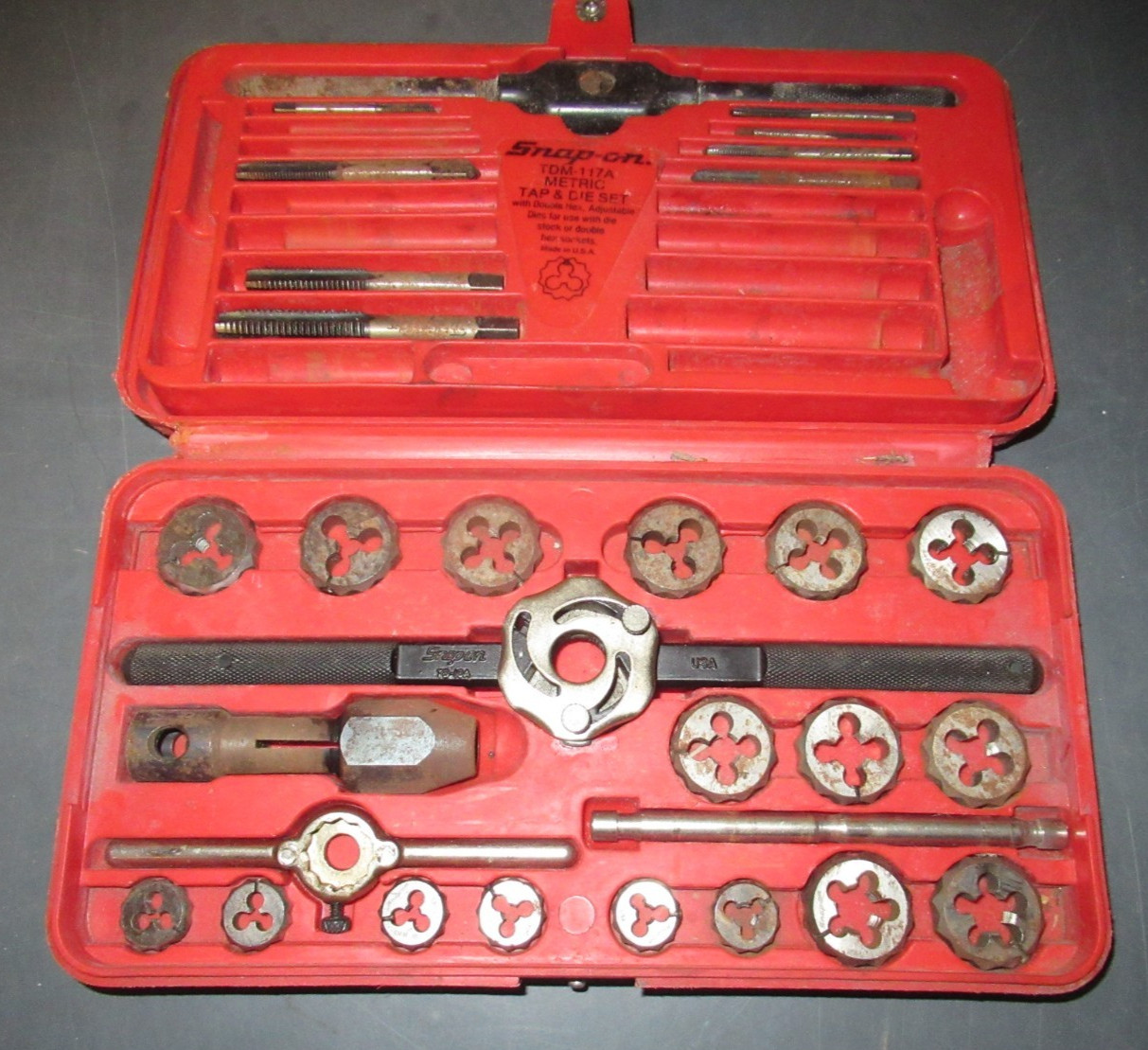 Snap On TDM-117a Tap And Die Set INCOMPLETE