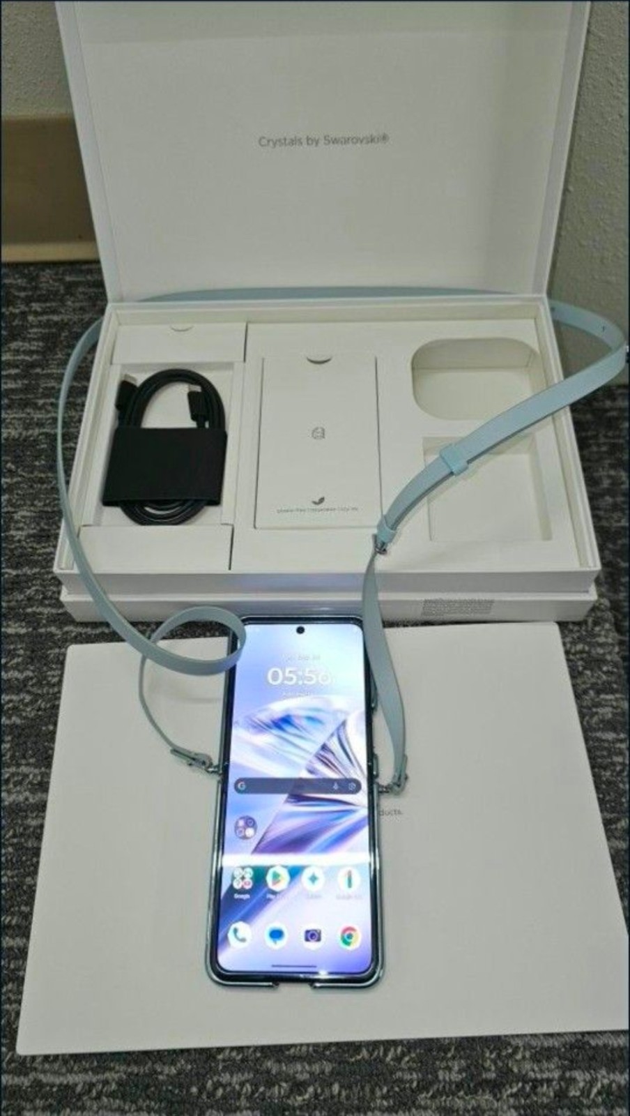 Motorola RAZR 60 Brilliant Crystals Collection 2025 Swarovski Edition 256GB