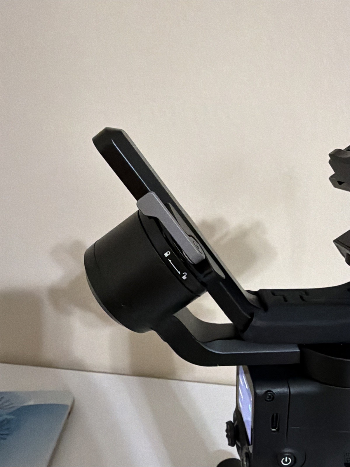 1-Use DJI RONIN RS3 MINI - No Box