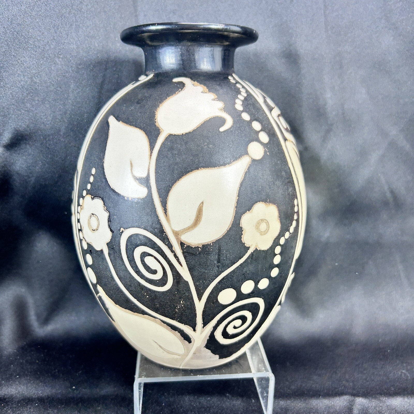 CHULUCANAS STYLE PERU Folk Art Geometric Design Pottery 8" Vase