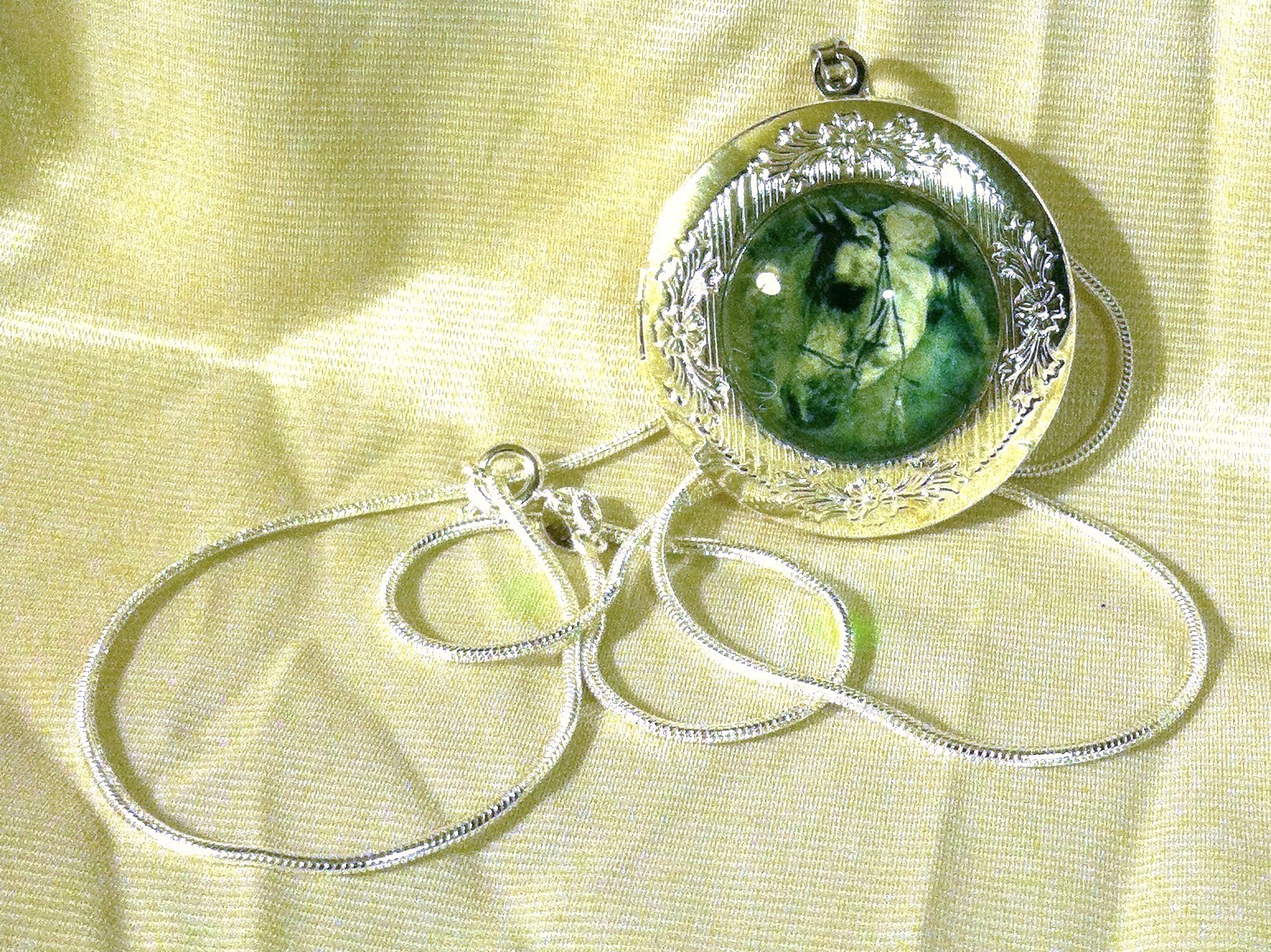 ARABIAN HORSE Glass Dome HORSE LOCKET Rhodium Plated Italy 925 Chain Green GIFT!