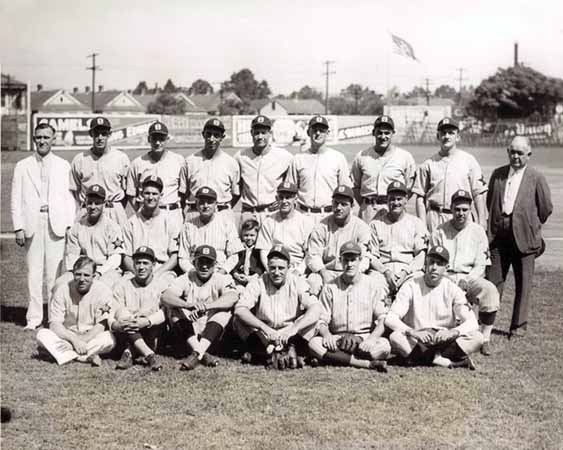 1934 NEW ORLEANS PELICANS BASEBALL TEAM 8x10 PHOTO