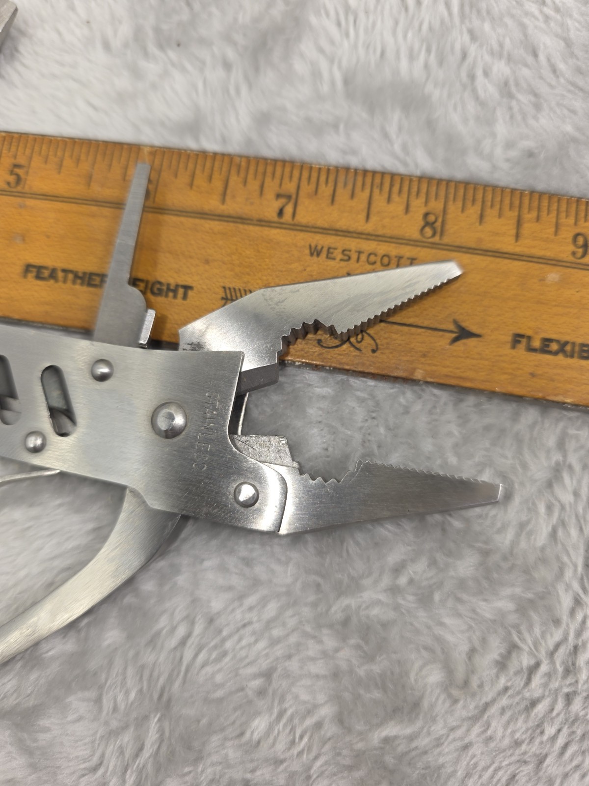 Multi-Tool with pocket knife with sheath with belt loop