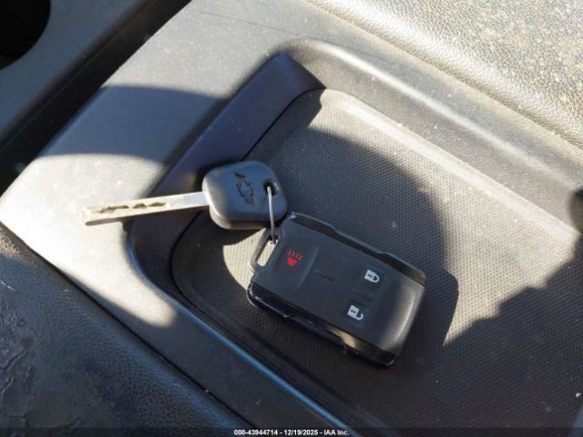 SILVRDO15 2017 Glove Box 4940497