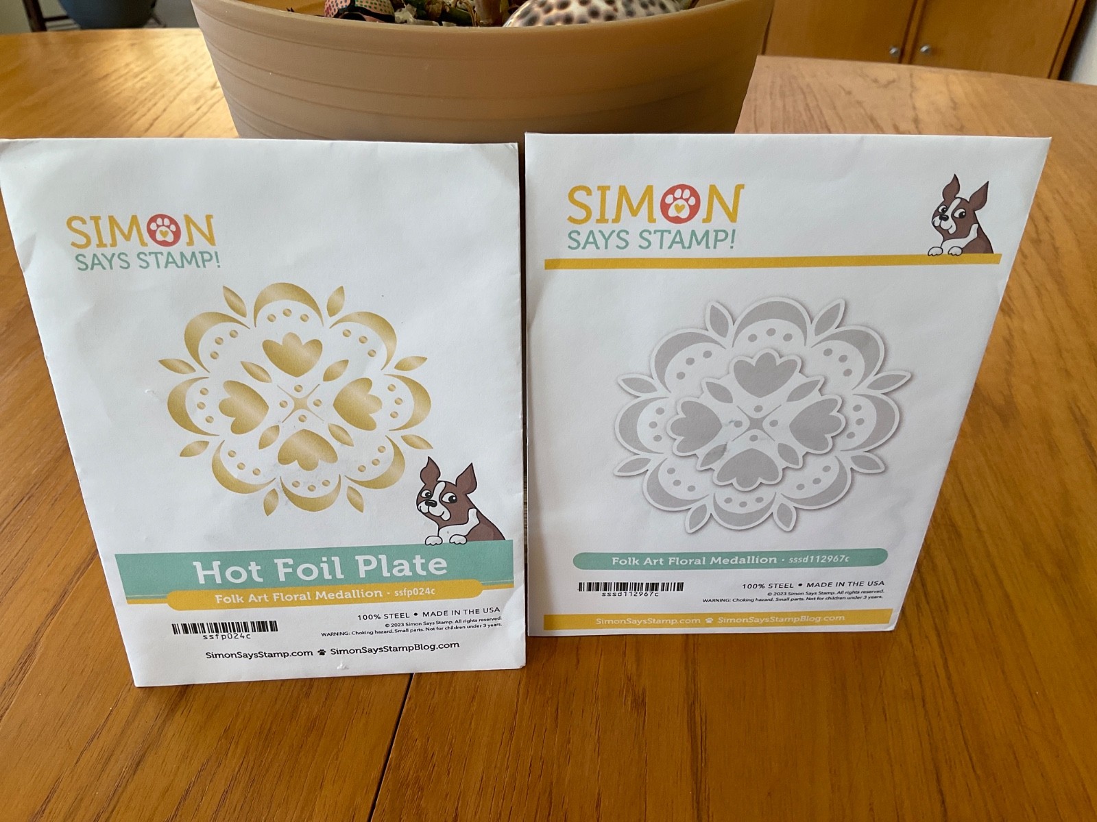 Simon says Stamp! Hot Foil Plate Folk Art Floral Medallion and Matching Die