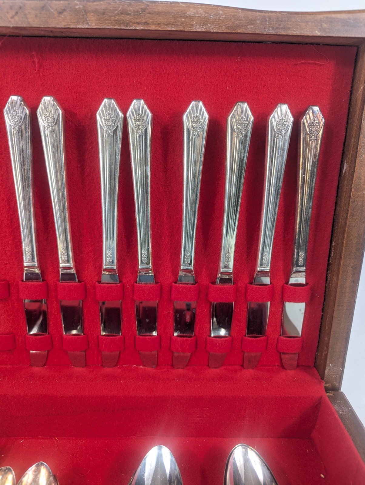 Rogers & Sons Lillianne Silverplate Flatware Silverware Set 43Pc Wood Case