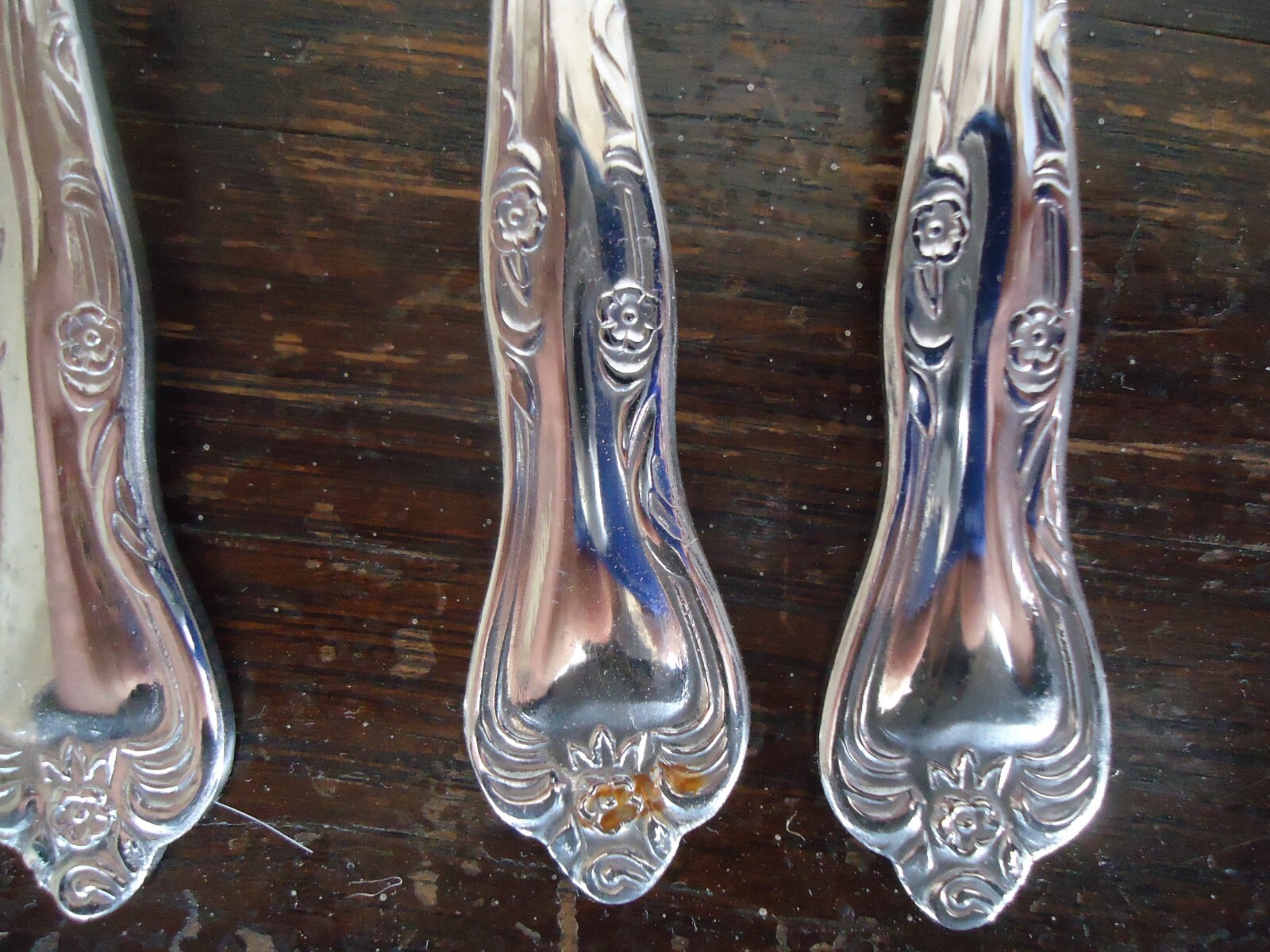 Oneida AZALEA Stainless Glossy Silverware Flatware Salad Fork (one salad fork)