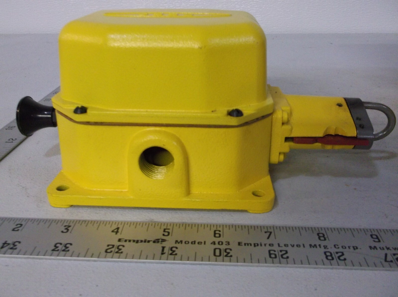 REES, 04955-200, CABLE OPERATED SWITCH, 2NO, 2NC