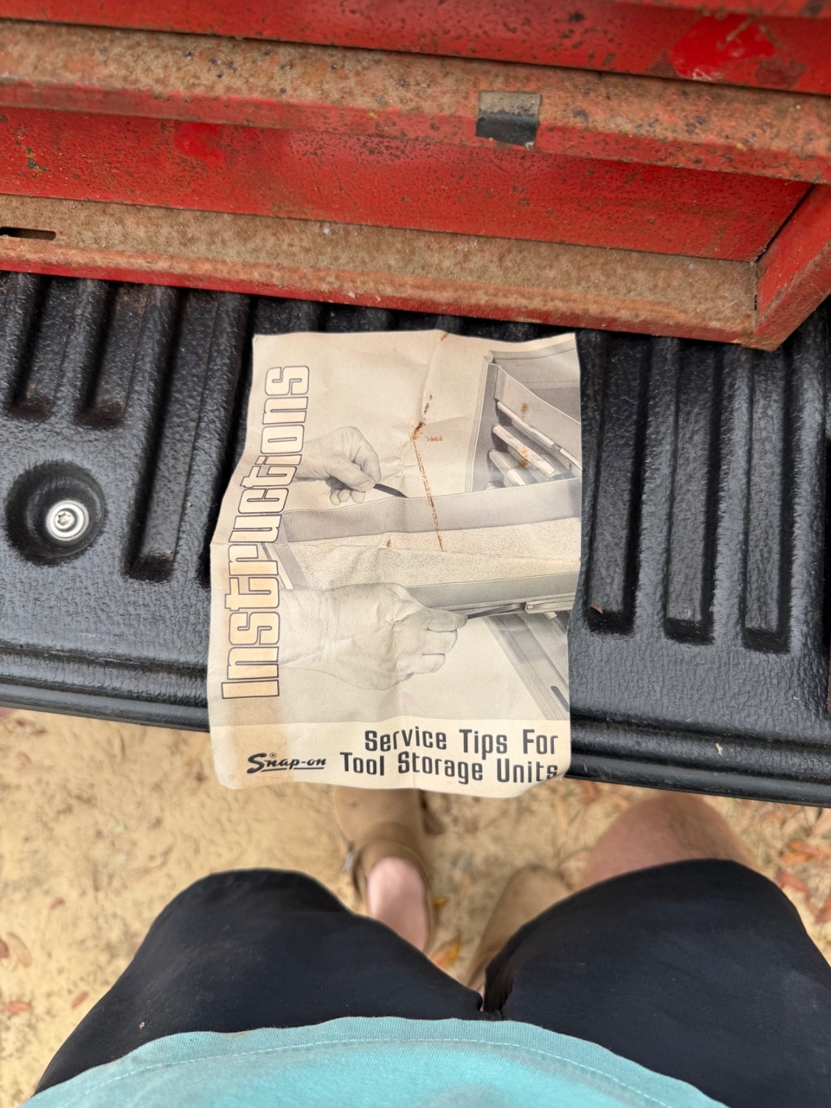Vintage red snap on tool box