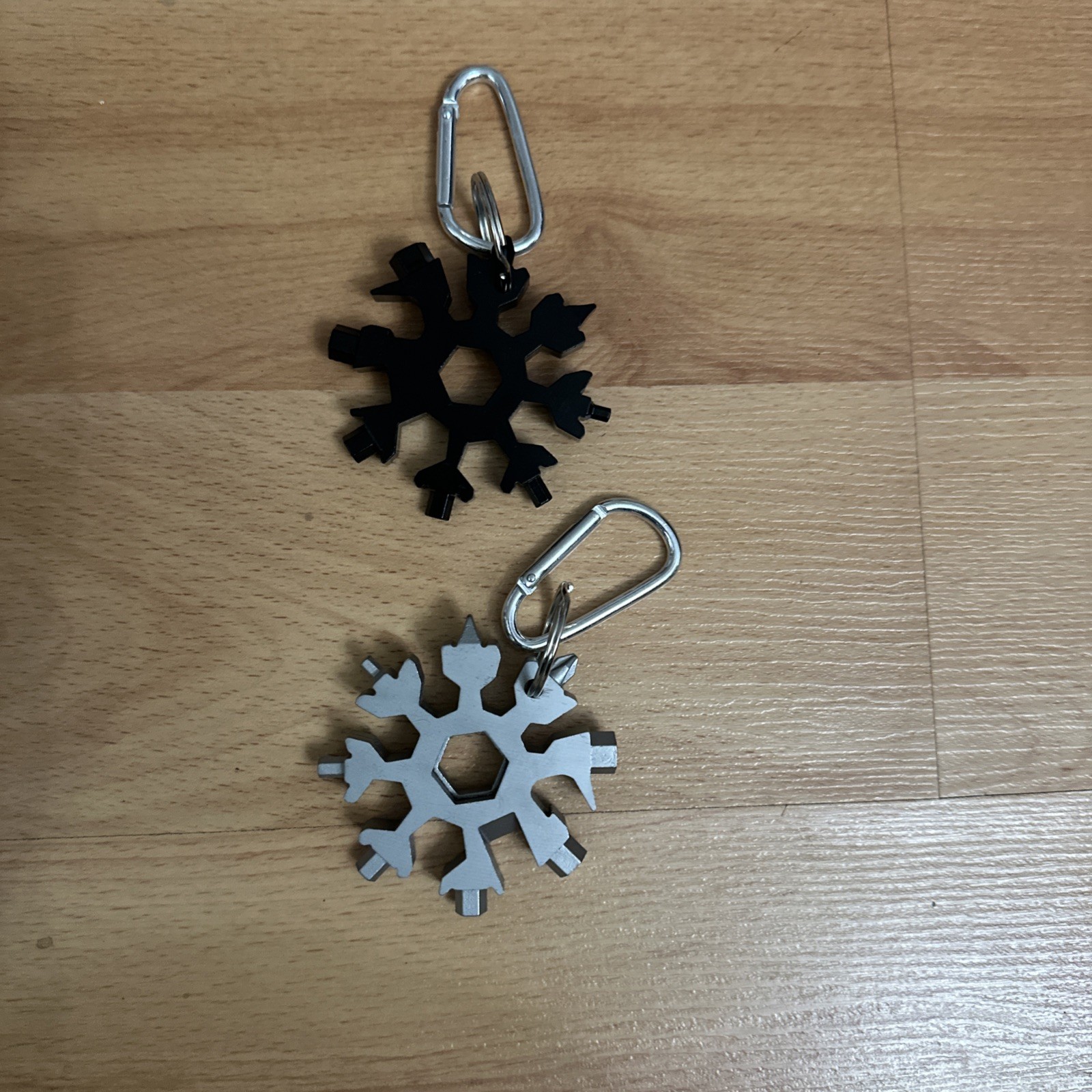 Snowflake Stainless Steel Multi-Tool 18 tools in 1 (2 pack, new)