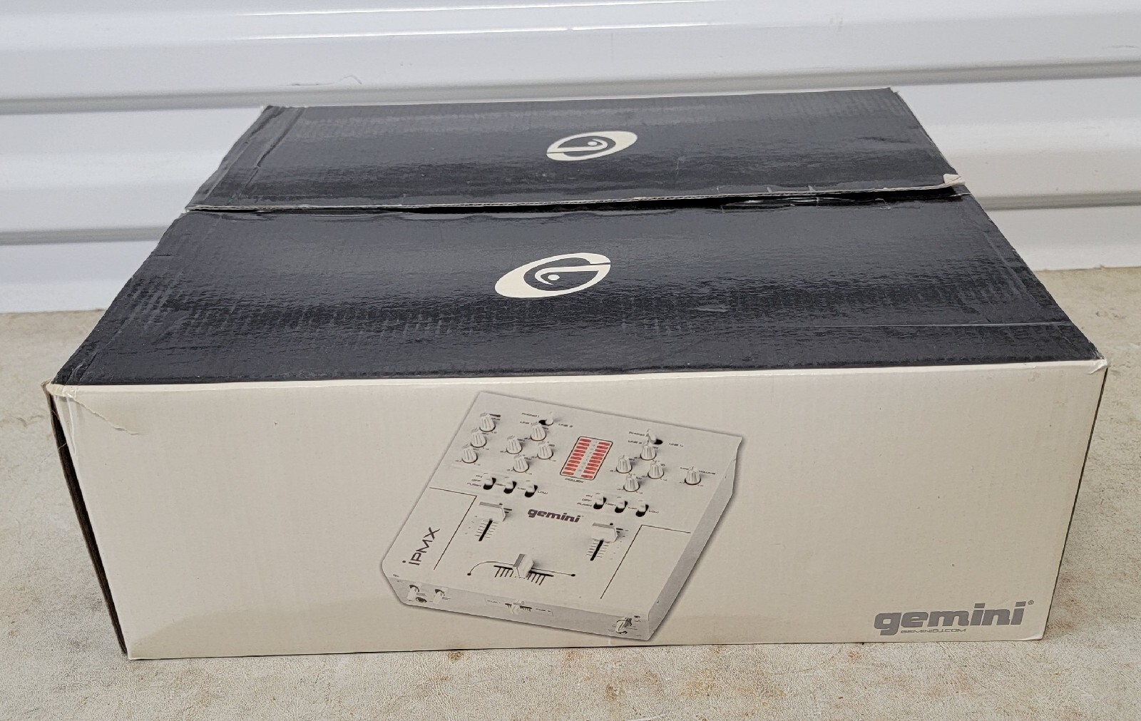 Gemini iPMX 2-Channel 10" Mixer With Box
