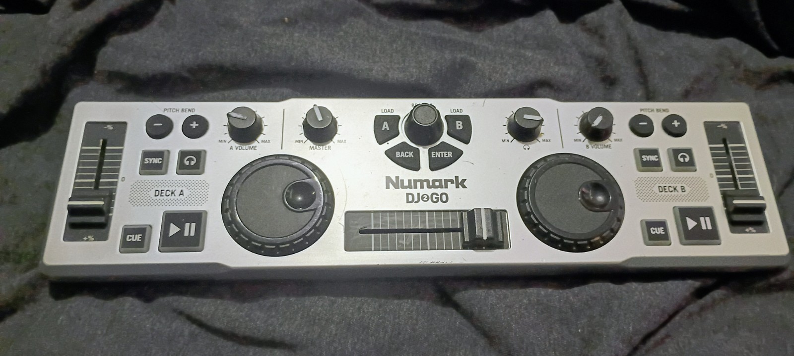 Numark DJ2GO Ultra Portable MIDI Capable Silver DJ Controller USB for Mac/PC