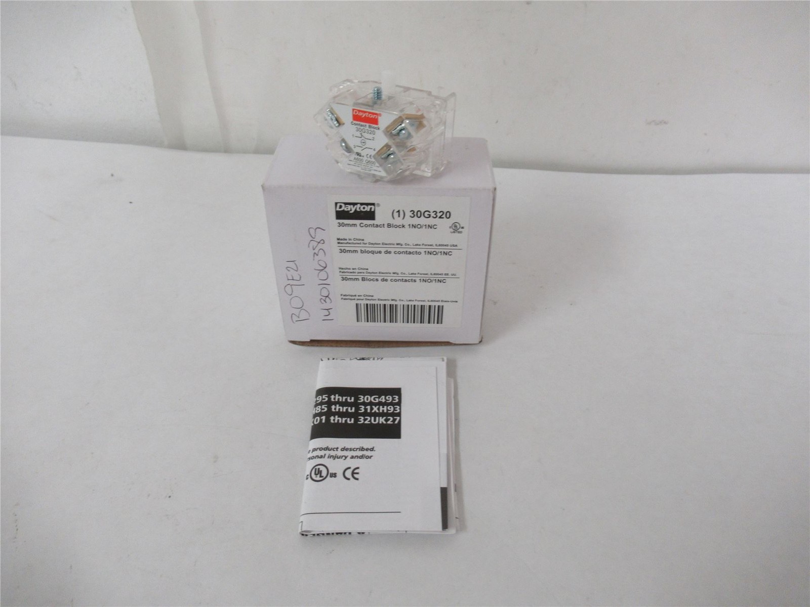 254214 New In Box; Dayton 30G320 Contact Block 1NO/1NC 30mm 10A 600Vac