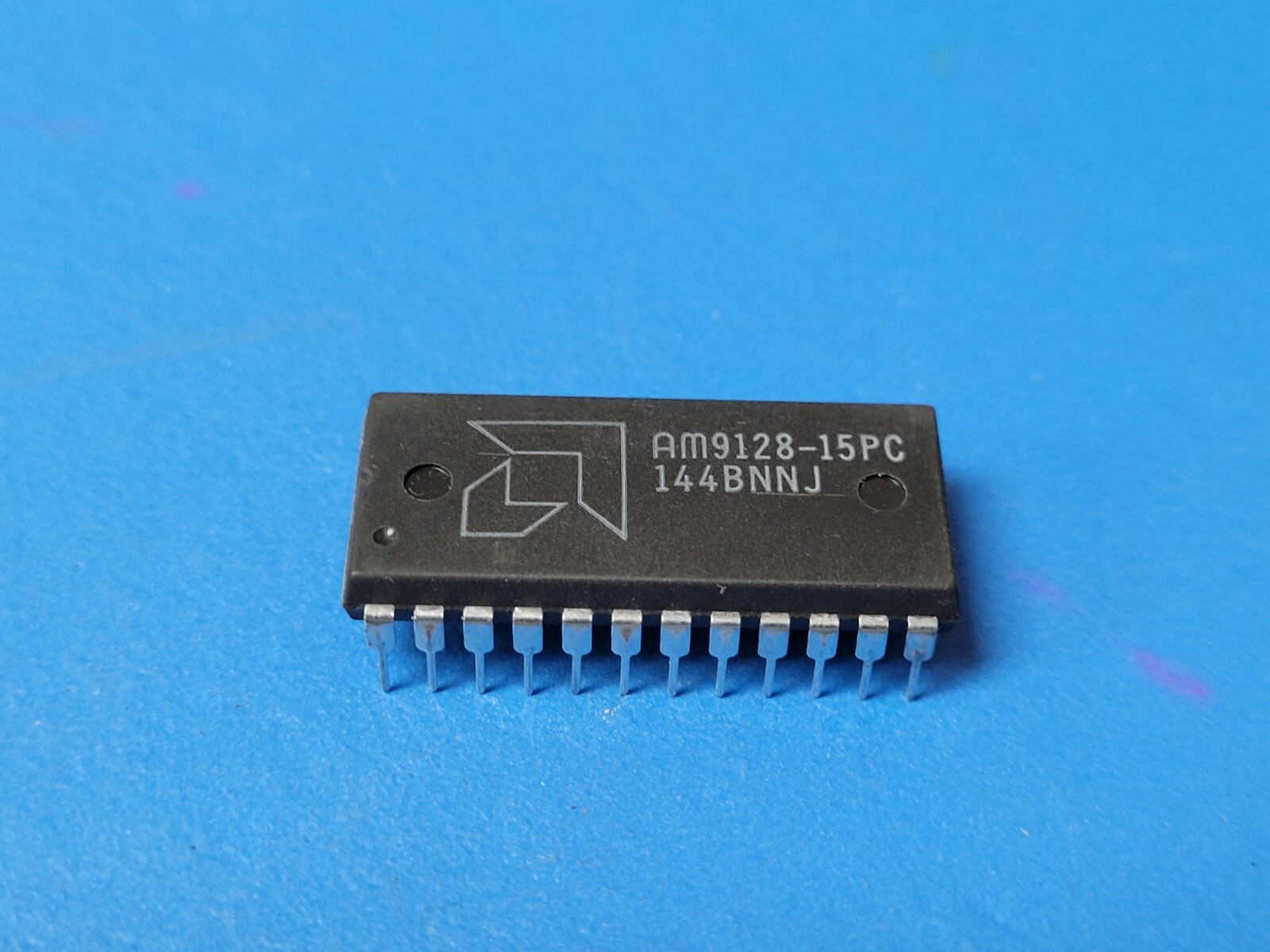(2 PCS) AM9128-15PC AMD Standard SRAM, 2KX8, 150ns, NMOS, PDIP24