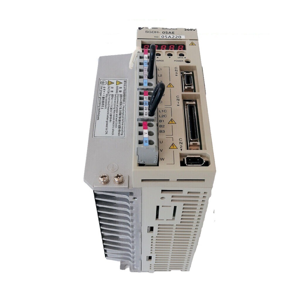 New YASKAWA SGDH-05AE Servo Driver In Box