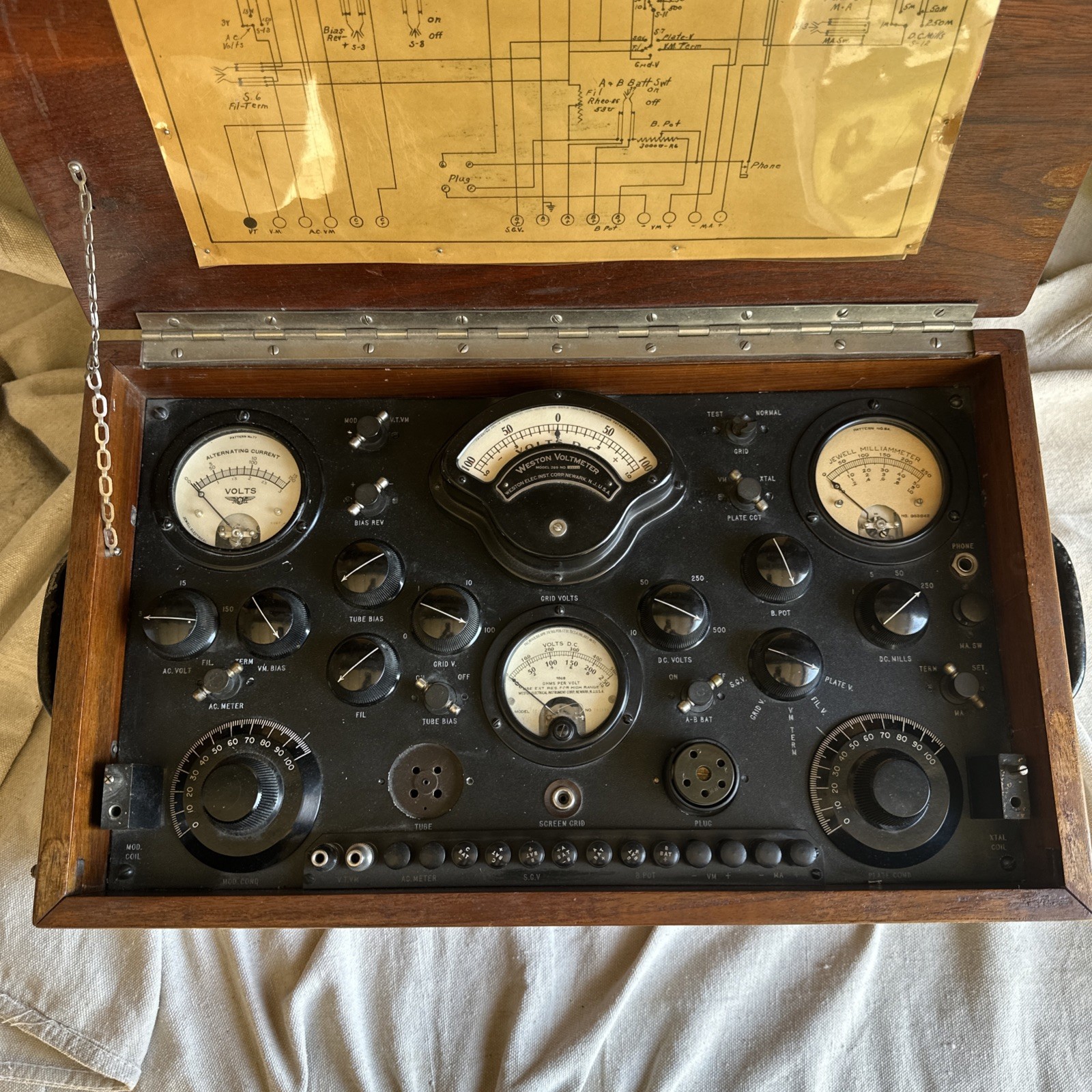 VTG Vac/Radio Tube Tester Analyzer -Weston 269/301 & Jewell Meters 77/54 in Case