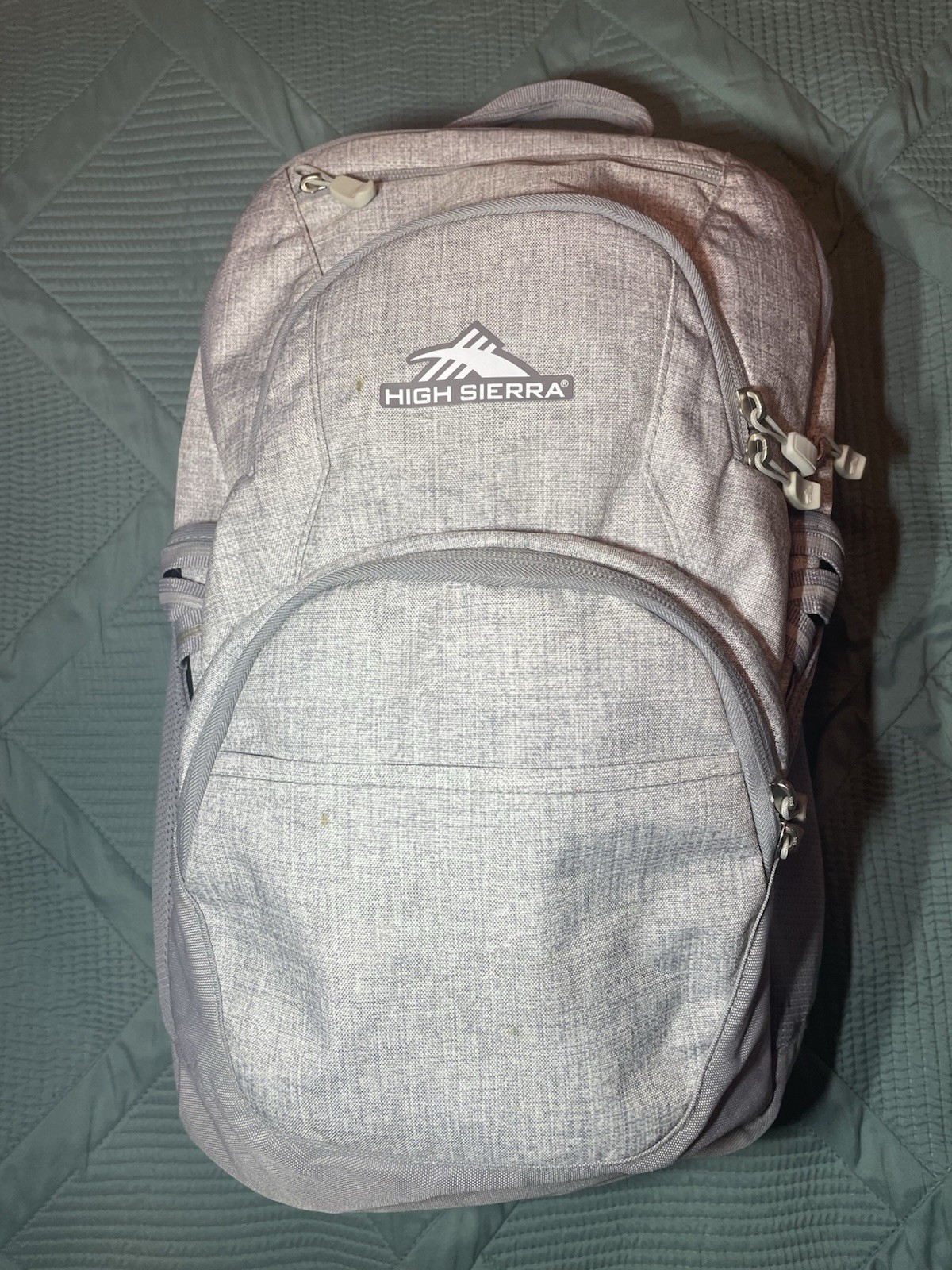 High Sierra White/Gray Backpack 28 Liter Laptop Protector Pocket College Bookbag