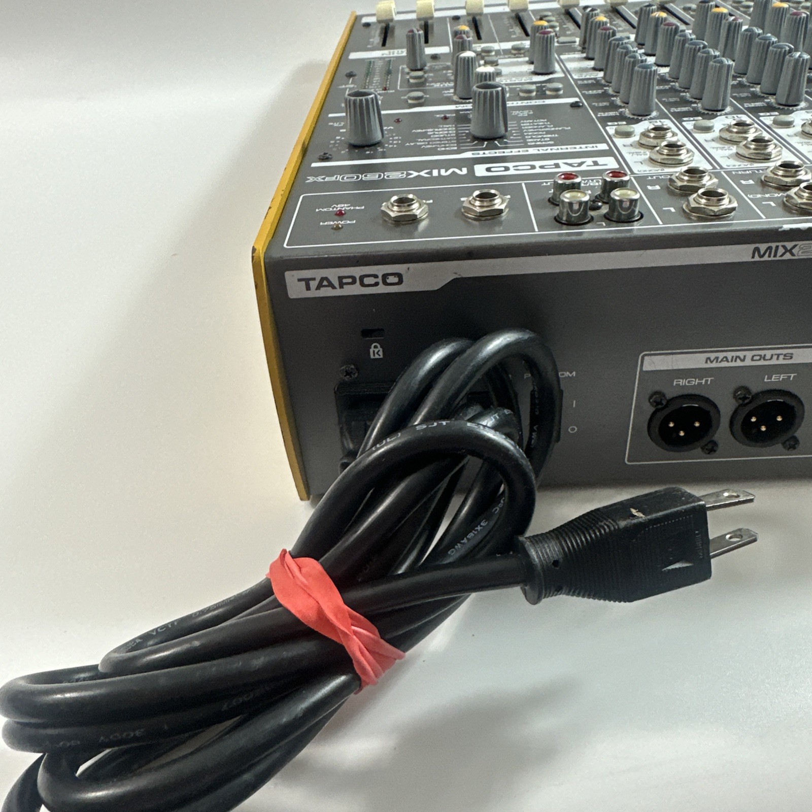 Tapco MIX260FX Compact Mixer —Works, GC