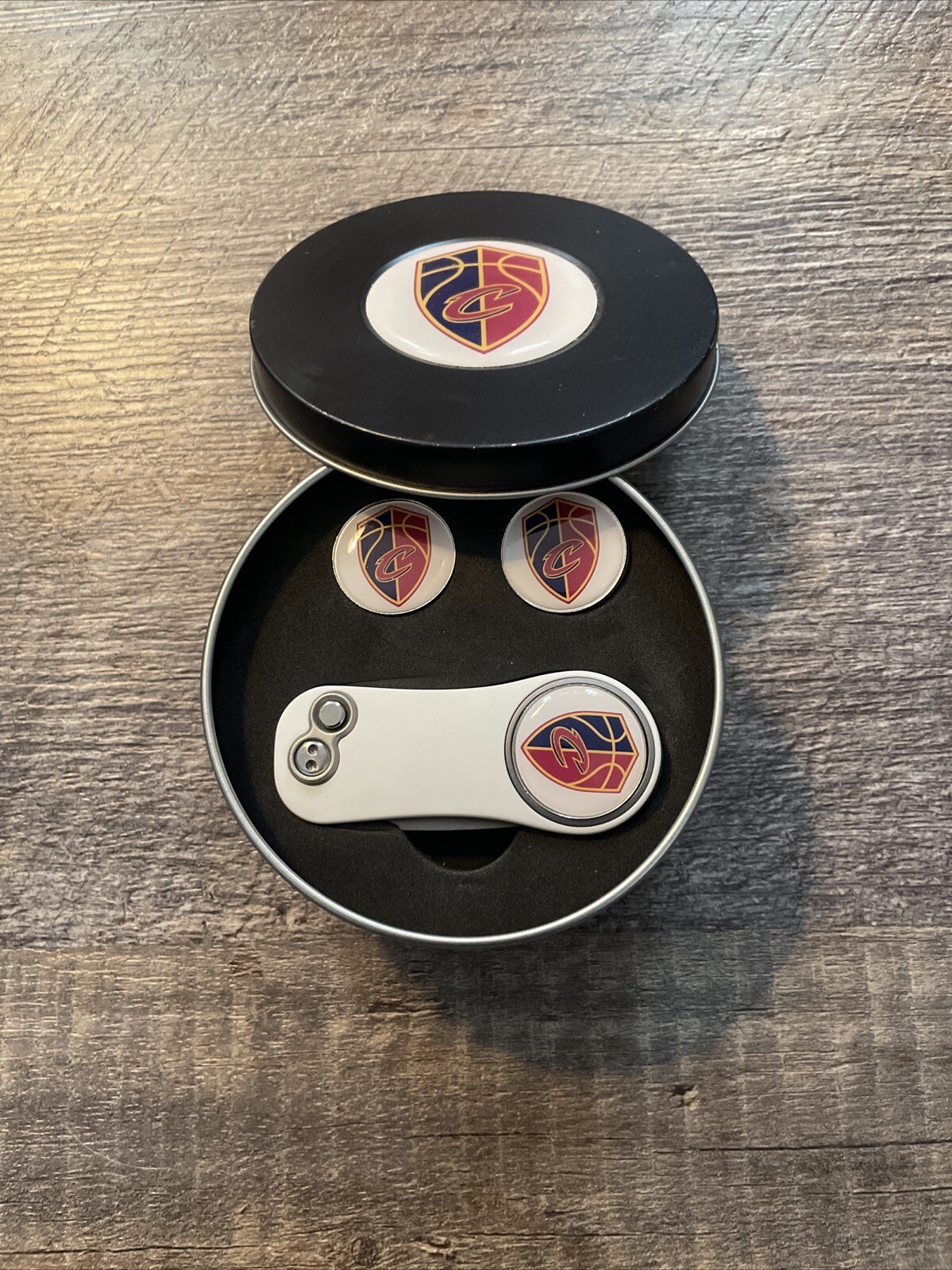 Pitchfix Fusion Cleveland Cavs 2.5 Switchblade Divot Tool with Magn. Ball Marker