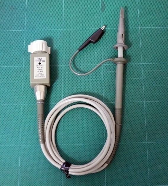 Tektronix P6134C 10X Passive Voltage Probe Oscilloscope Probe 10MΩ 300MHz